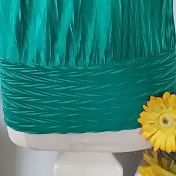 Top Studded Mesh Sleeveless Shiny Stretchy Kelly Green Black Retro Space… - Picture 5 of 11